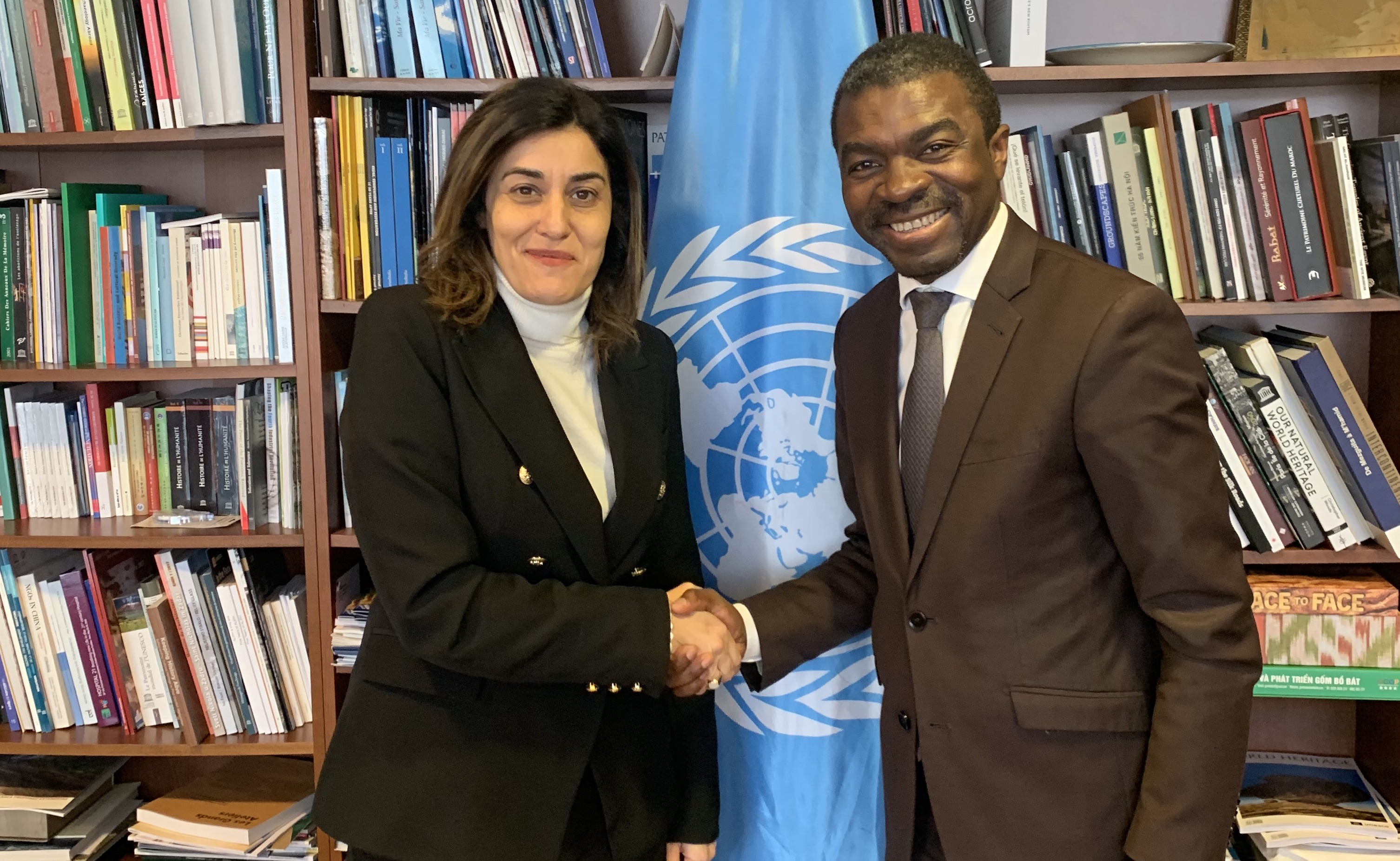 DG de l'ICCROM avec Lazare Eloundou Assomo,  Directeur du patrimoine mondial à l'UNESCO 