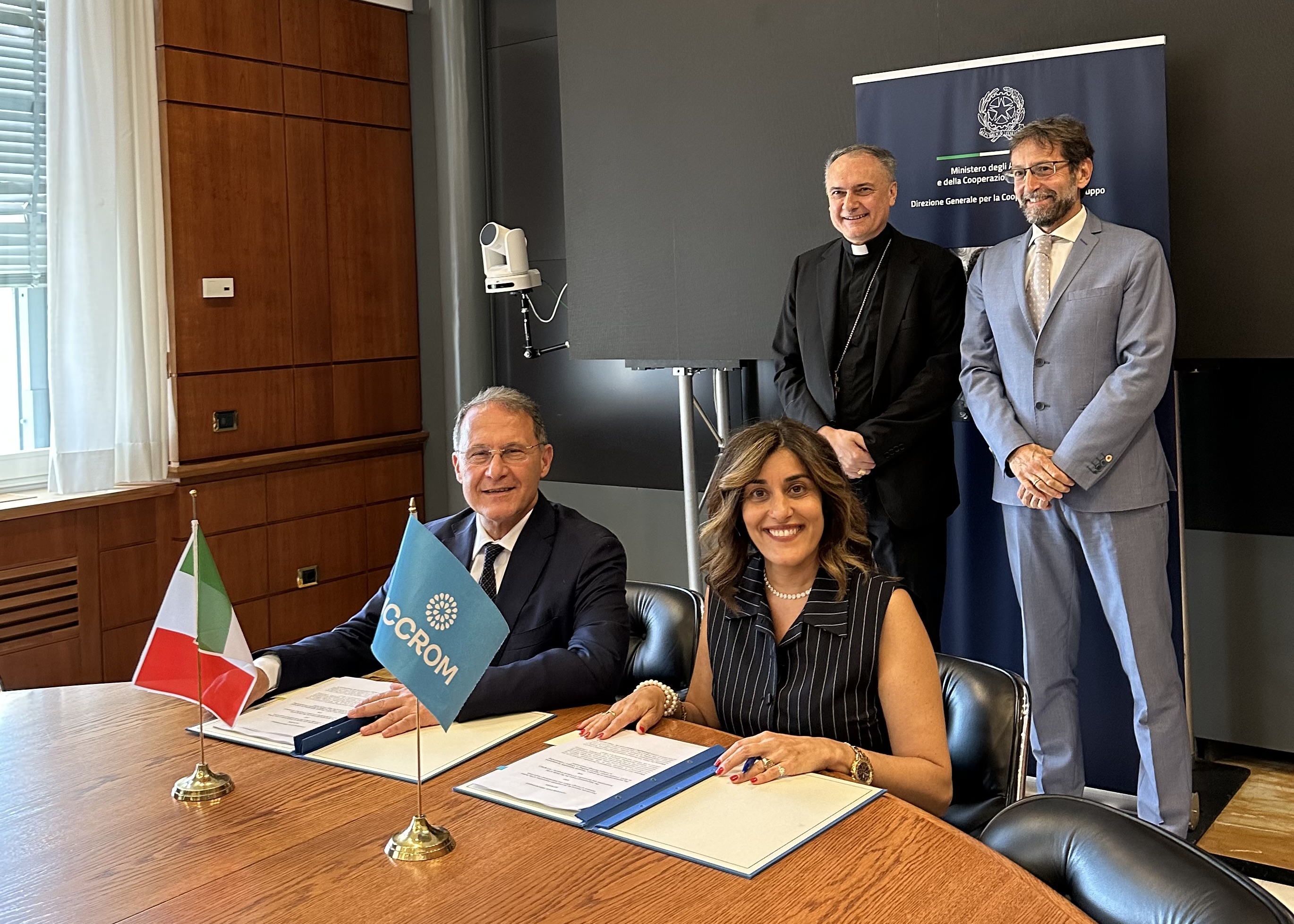 iccrom_director-general_and_edmondo_cirielli