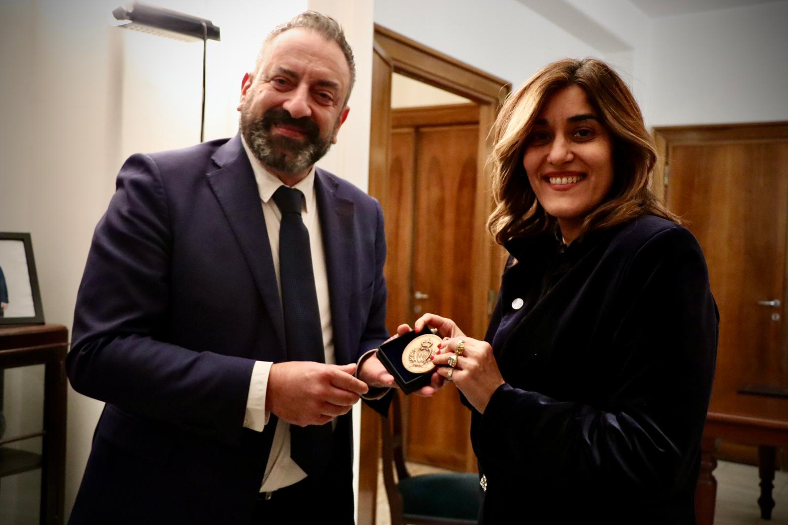 CCROM’s Director General, Aruna Francesca Maria Gujral and H.E. Ambassador Rotondaro, at the presence of the Minister of Foreign Affairs, Political Affairs, International Economic Cooperation and Digital Transition, Luca Beccari. 