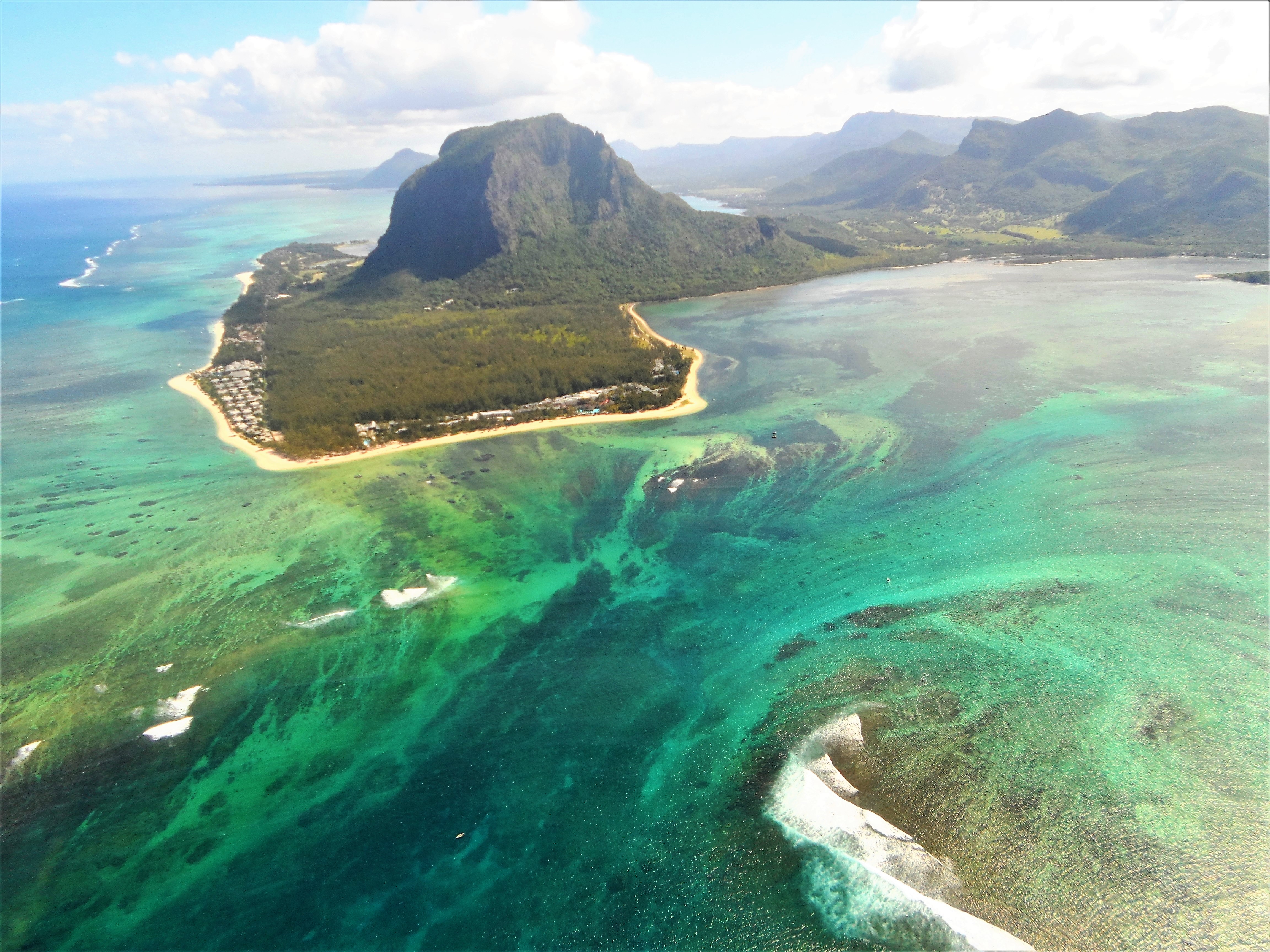 Le Morne Brabant Mountain and Lagoon_jf_lafleur_mauritius.jpg
