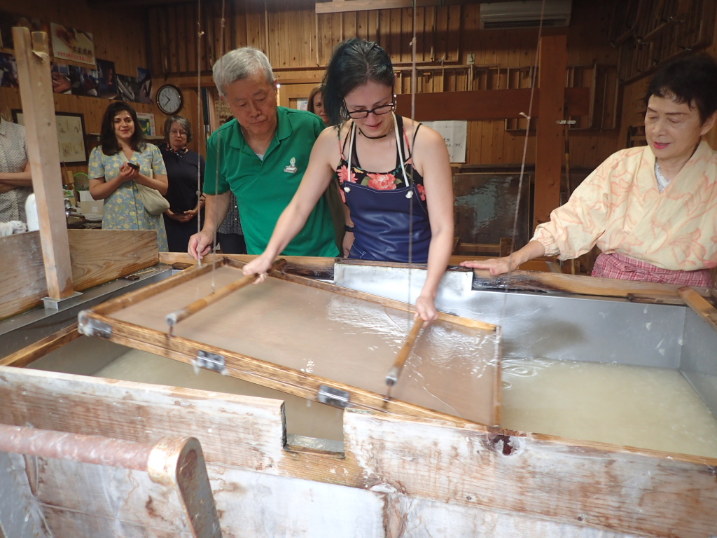 Mino Tekekami Kobo - Paper making