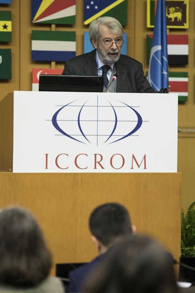 Carbonara receiving ICCROM Award