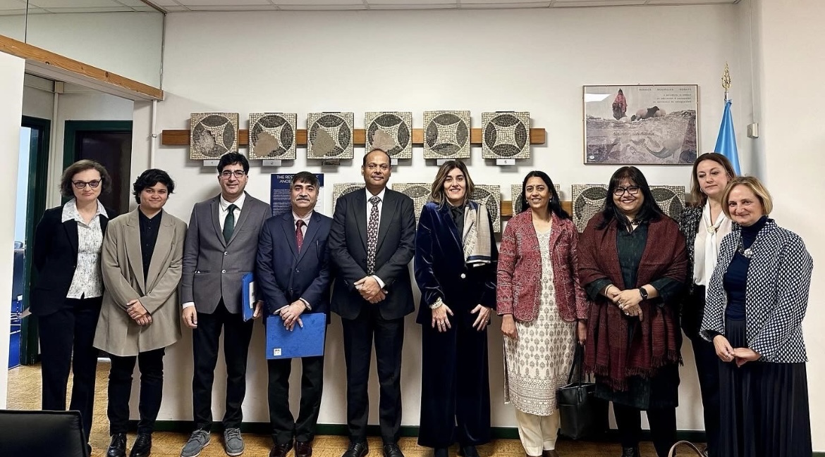 On 11 November 2025, ICCROM Director-General Aruna Francesca Maria Gujral welcomed to ICCROM Shri Vivek Aggarwal, Secretary, Ministry of Culture, Government of India. The meeting aimed to explore concrete ways to consolidate and further strengthen the longstanding collaboration between India and ICCROM.