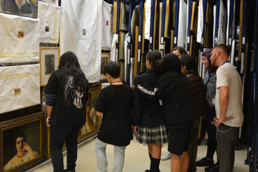 We collaborated with the Centro Municipal de Juventud "Ciutat Vella" (Local Youth Centre ‘Ciutat Vella’) to design and implement a practical storytelling workshop using our collections.