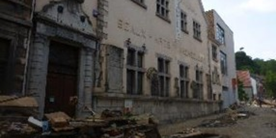 Esterno di un edificio del patrimonio culturale colpito dall'alluvione. Fonte: Istituto Reale per il Patrimonio Culturale (KIK-IRPA) 