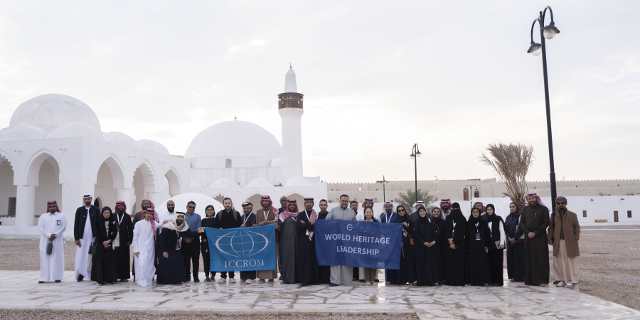 Disaster Risk MIntégrer le risque de catastrophe et l'action climatique pour le patrimoine mondial dans le Golfe anagement for World Heritage course in Saudi Arabia ICCROM IUCN