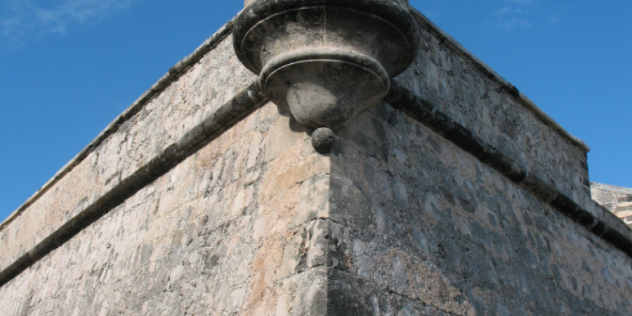 The course reflects advances in practice, science, and technology, including the integration of practical methodologies for stone conservation on sites, buildings and structures. Due to continued international travel restrictions, and the available resources for online learning, the SC23 will be held partly online and with a field practice in the city of Campeche in Mexico.