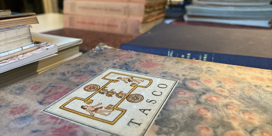The ICCROM Library is pleased to share the news of a special acquisition: a selection of books from the private Library of Ramón Gutiérrez, a renowned architect and historian, and his wife, Graciela María Viñuales. Though this addition is just a part of their larger collection, it represents an important step in enriching our resources on Latin American heritage and architecture.